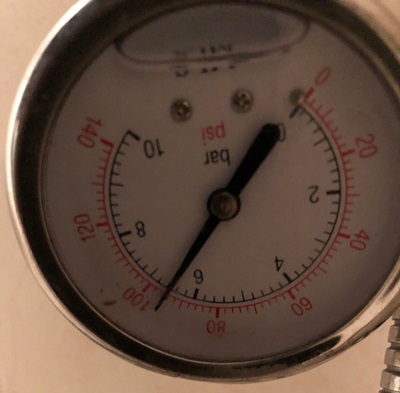 שעון לבדיקת לחץ מים